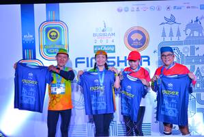 BIB: 
                            <button type="button" onclick="openModal(23805160)" class="btn btn-primary btn-sm float-right btn-popup" data-toggle="modal" data-target=".modal-high-quality">
                        <i class="fas fa-shopping-cart"></i> Add to Cart
                    </button>
                                            <button type="button" onclick="isThisMe(23805160, true)" class="btn btn-success btn-sm float-right btn-popup btn-isme hidden" data-toggle="tooltip" data-placement="bottom" title="นี่คือรูปของคุณใช่ไหม คลิกที่นี่เพื่อเอาเข้าอัลบั้ม">
                        <i class="fas fa-plus"></i> Add to album
                    </button>
                    <button type="button" onclick="isThisMe(23805160, false)" class="btn btn-warning btn-sm float-right btn-popup btn-isnotme hidden">
                        <i class="fas fa-ban"></i> Remove from album
                    </button>